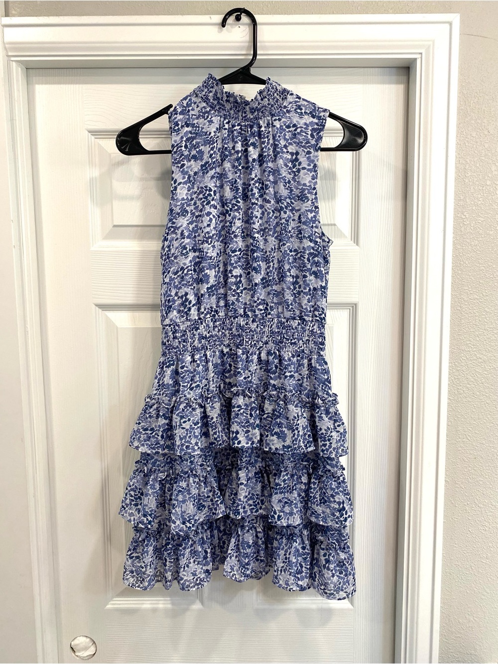 1.STATE Blue and White Floral Smocked Neck Blouse